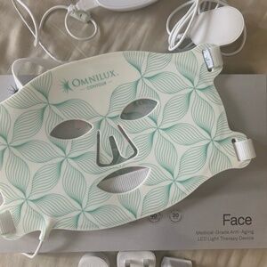 Omnilux Contour LED Light Therapy Mask - White and Green